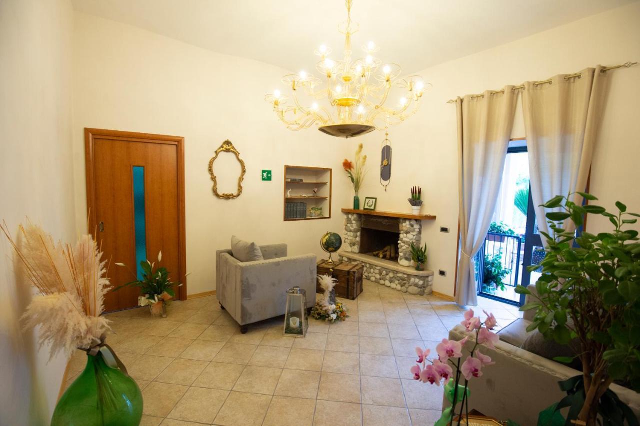 Donna Rosita Hotel San Felice a Cancello Luaran gambar