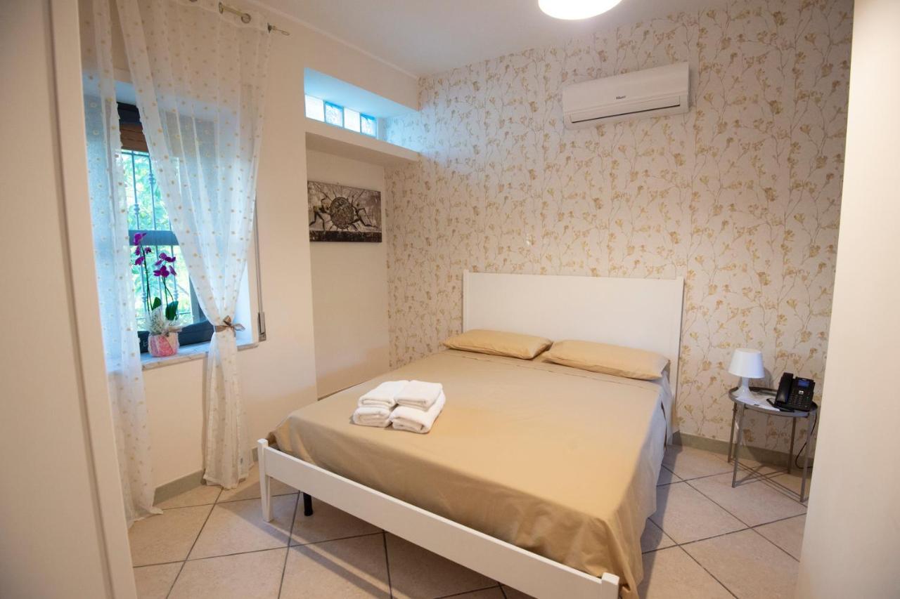 Donna Rosita Hotel San Felice a Cancello Luaran gambar